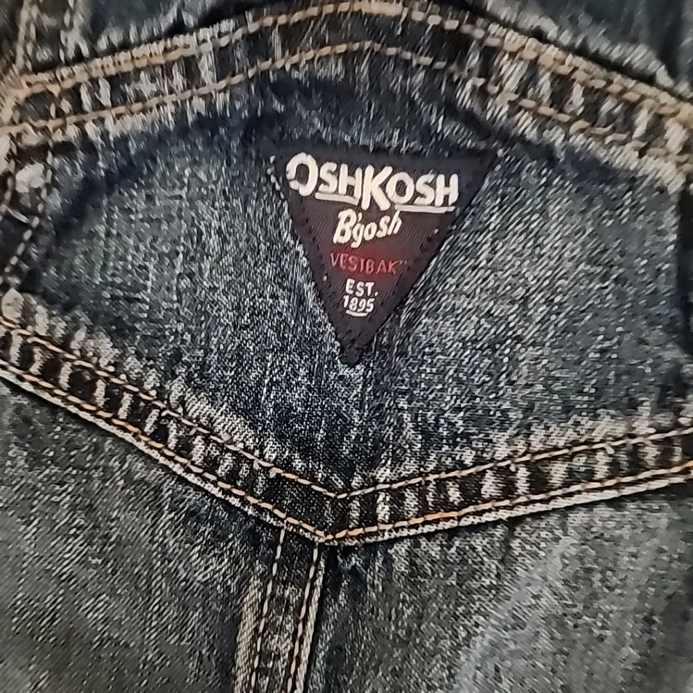 Oshkosh B’Gosh‎ overalls 2 pairs size 9mo Vestbak jean